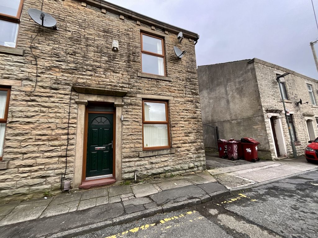 1 bed terraced house to rent in Clarence Street, Darwen BB3, £550 pcm
