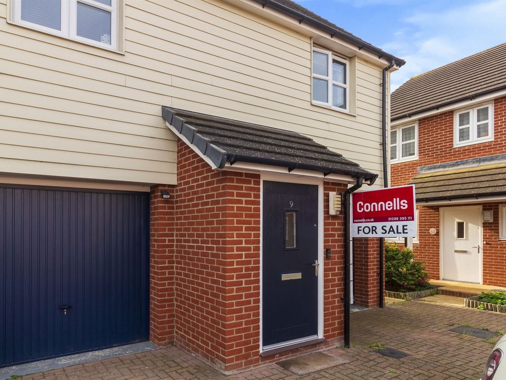 2 bed property for sale in Newton Avenue, Aylesbury HP18 Zoopla