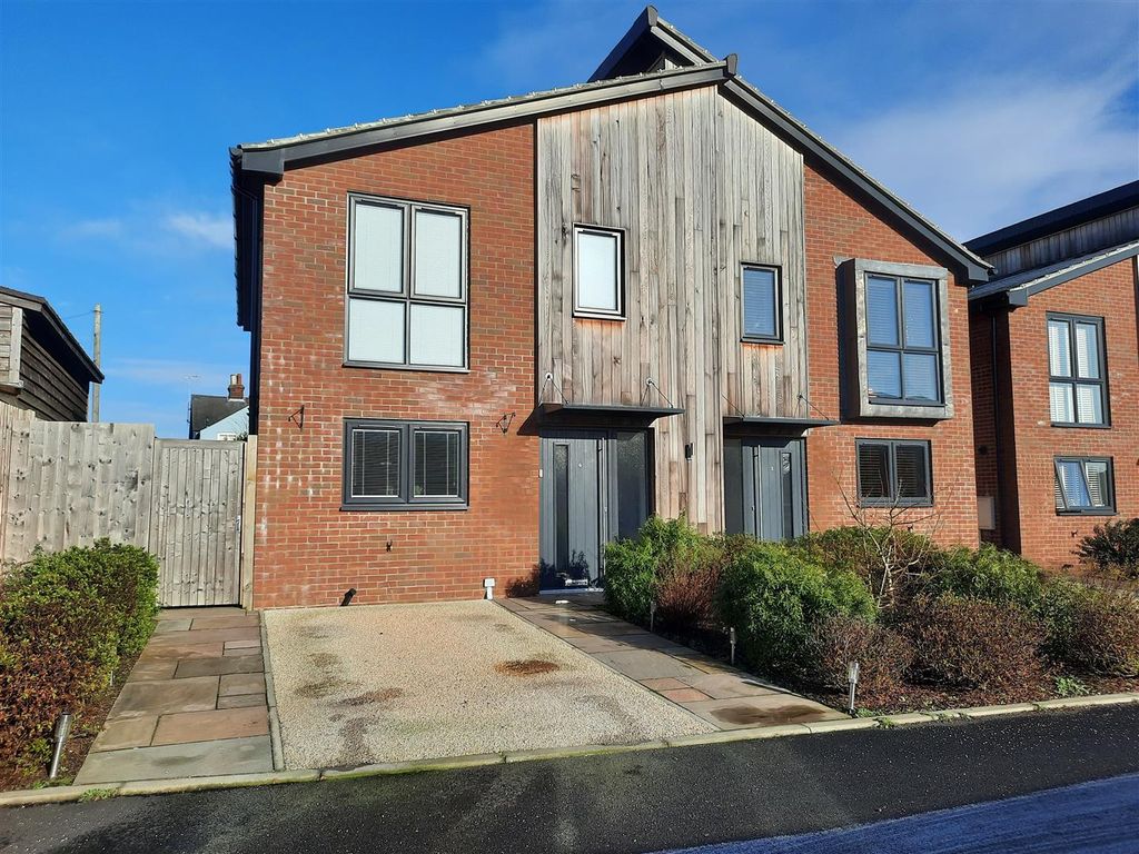 2 bed property for sale in Mapleton Gardens, Ipswich IP4 Zoopla