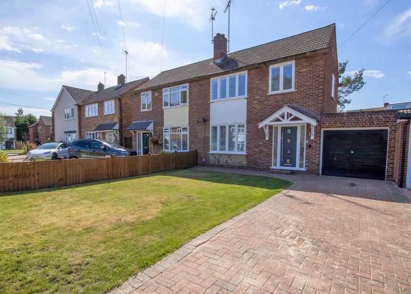 3 bed semidetached house for sale in Queenswood Avenue, Hutton