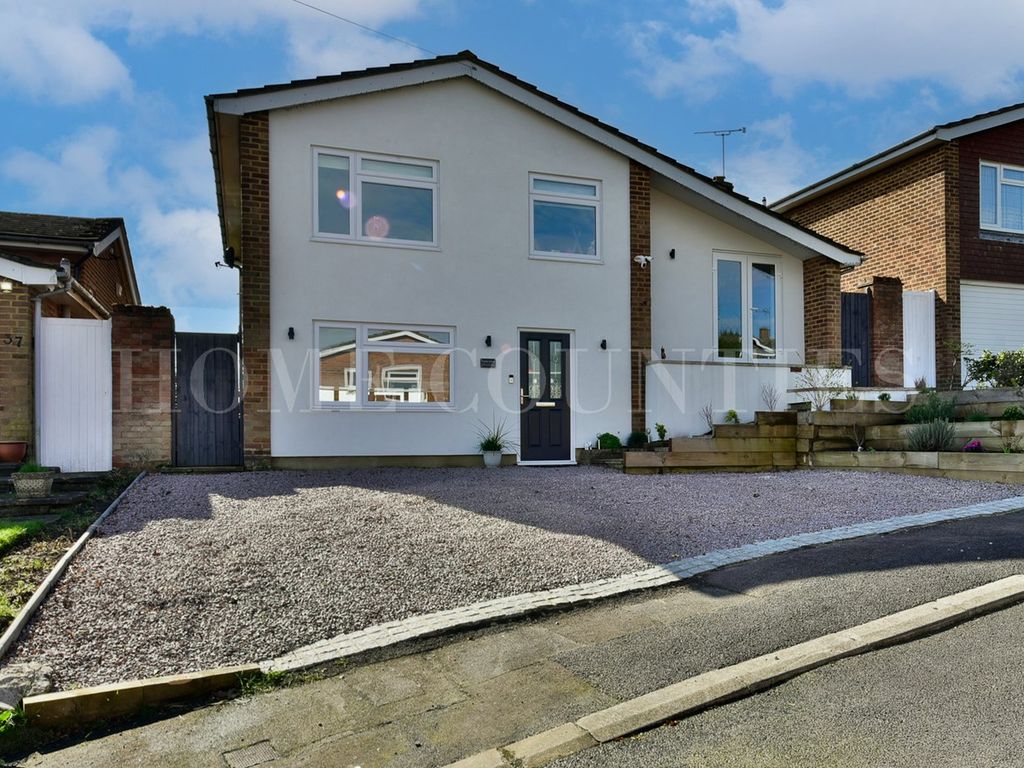 5 bed detached house for sale in Colesdale, Cuffley, Potters Bar EN6, £