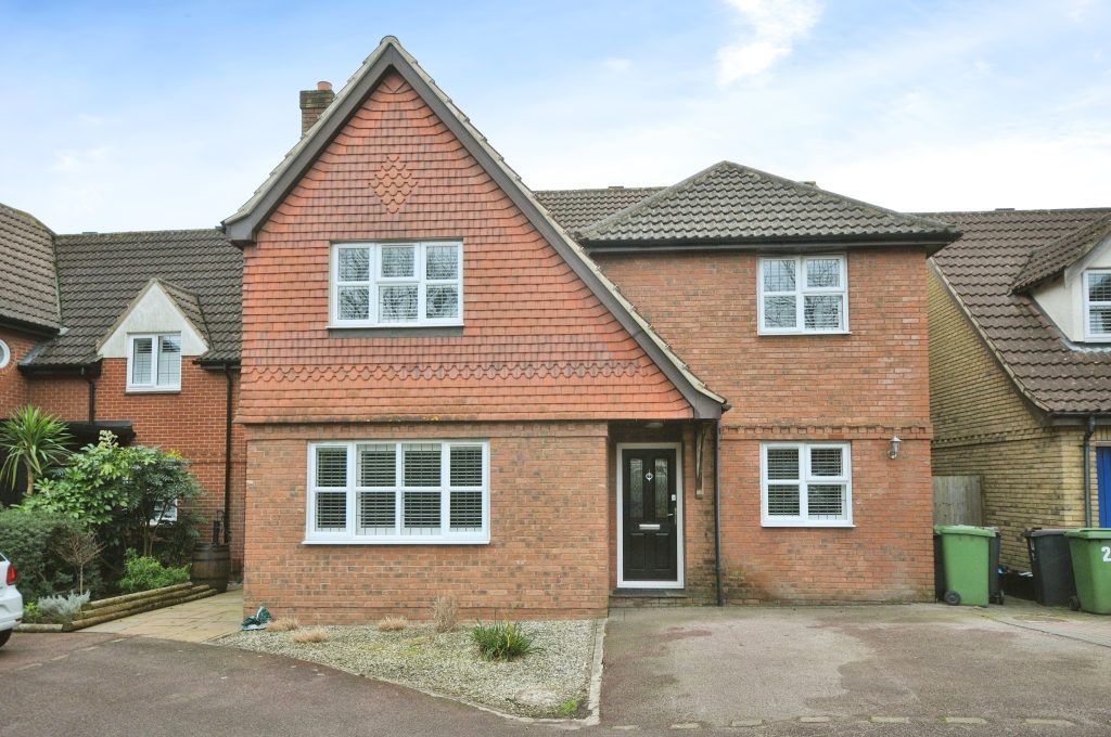 5 bed detached house for sale in Henson Close, Orpington BR6, £