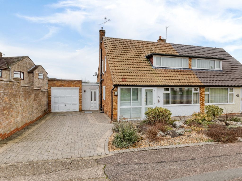 2 bed semidetached bungalow for sale in Grovelands Avenue, Hitchin