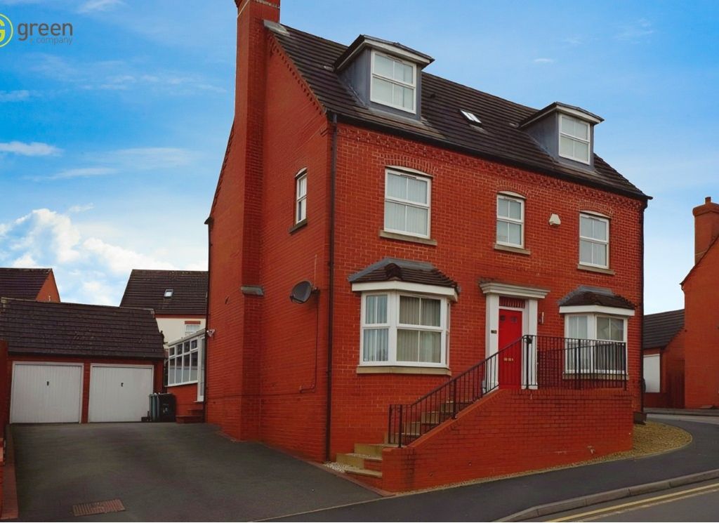 5 bed detached house for sale in Harrington Croft, West Bromwich B71, £