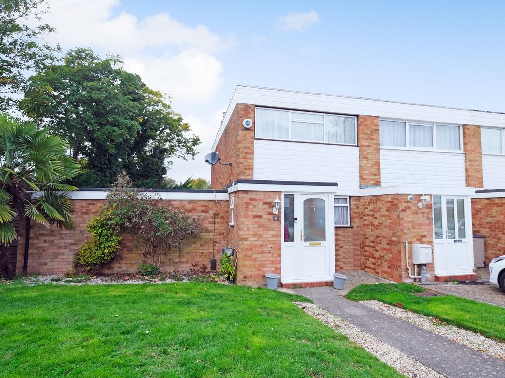 2 bed end terrace house for sale in Fuller Close, Orpington BR6 Zoopla