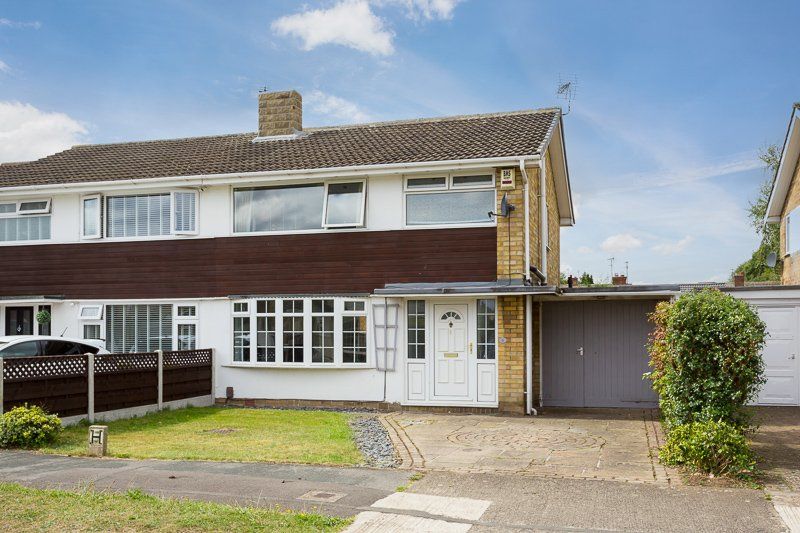 3 bed semidetached house for sale in Vanbrugh Drive, York, North