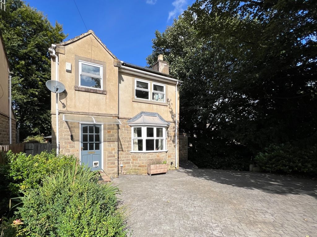 3 bed detached house for sale in Old Vicarage Close, Cottingley