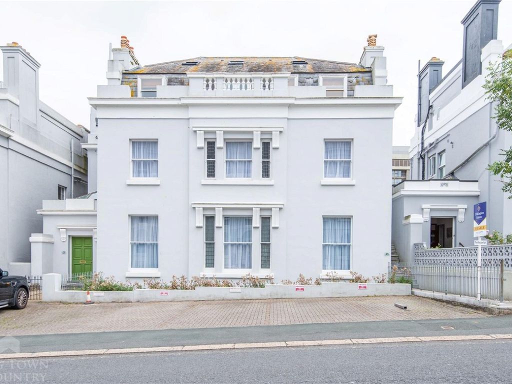 2 bed flat to rent in Lockyer Street, Plymouth PL1, £900 pcm Zoopla