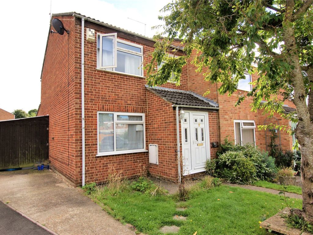 3 bed end terrace house for sale in Coventry Close, Corfe Mullen