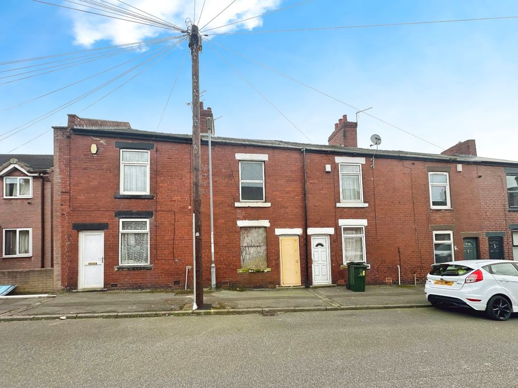 3 bed terraced house for sale in Cross Street, Goldthorpe, Rotherham