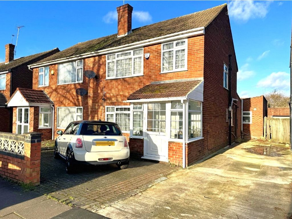4 bed semidetached house for sale in Uxbridge Road, Hayes, Greater