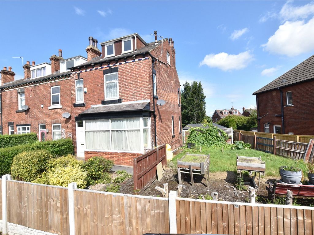 4 bed terraced house for sale in Cross Green Lane, Halton, Leeds, West