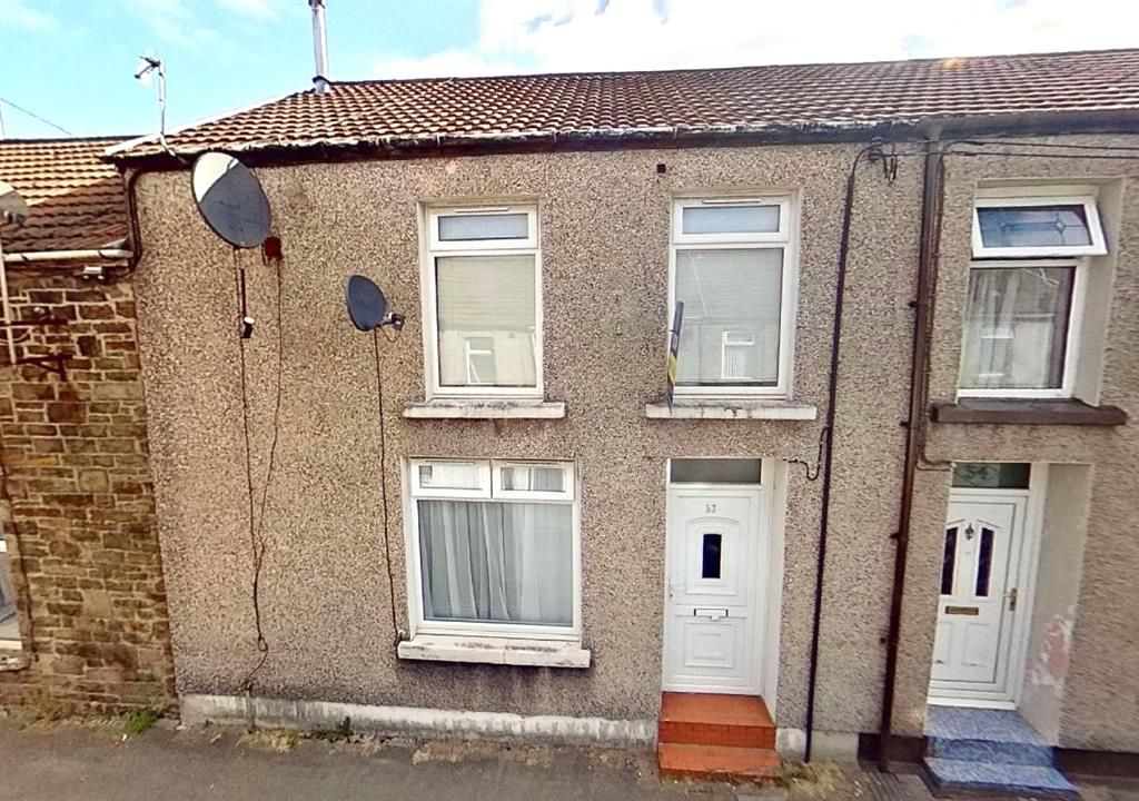 3 bed terraced house to rent in Miskin Road, Trealaw, Tonypandy CF40