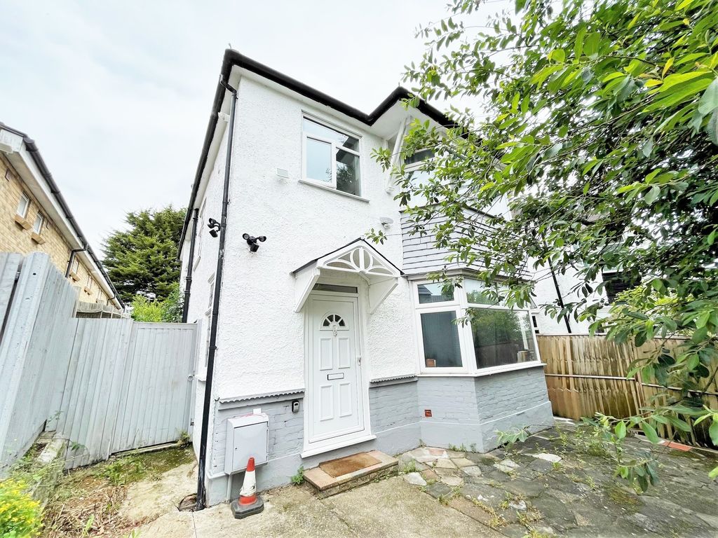 Studio to rent in Dollis Hill, London NW2 Zoopla