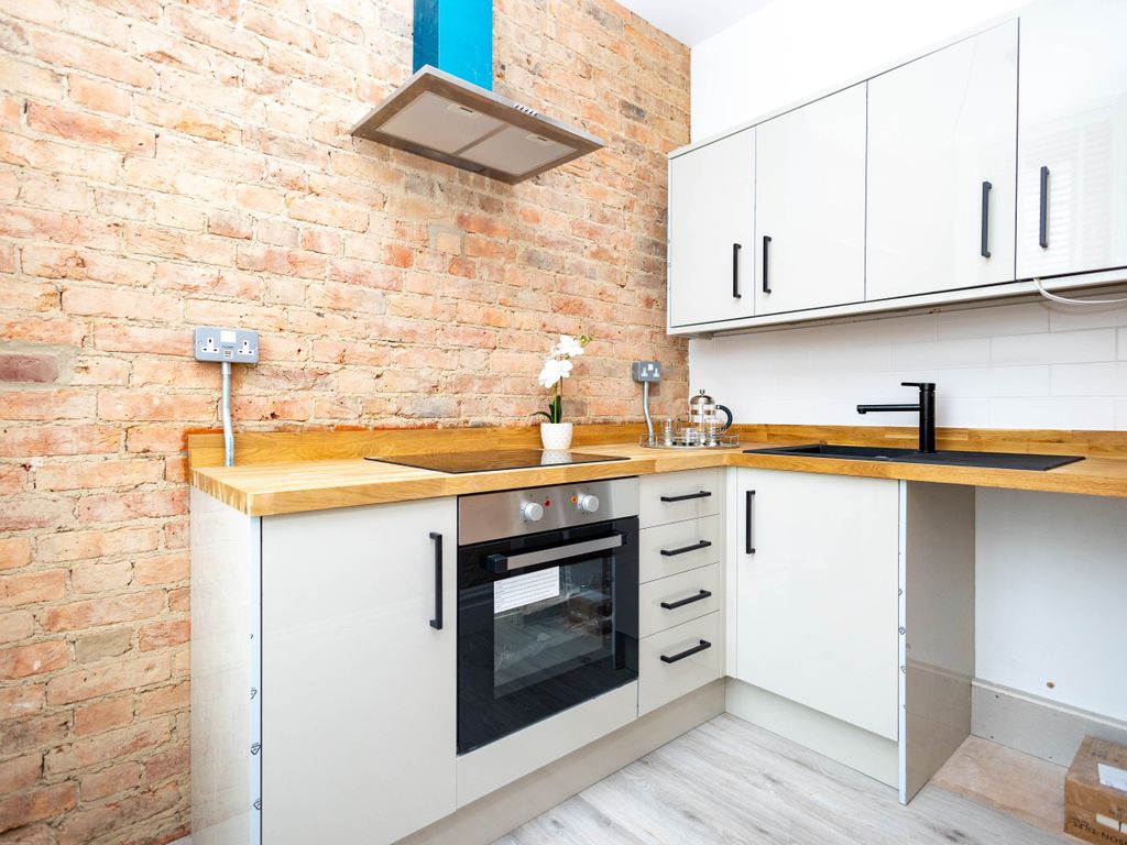 1 bed flat to rent in Aylesbury Road, Bournemouth BH1, £895