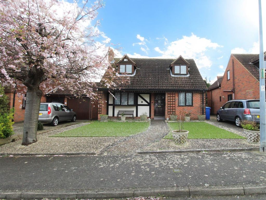 3 bed detached bungalow for sale in Parsonage Chase, Minster On Sea