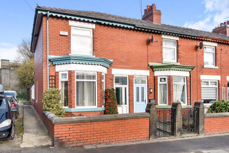 3 bed end terrace house for sale in Hilton Lane, Worsley, Manchester