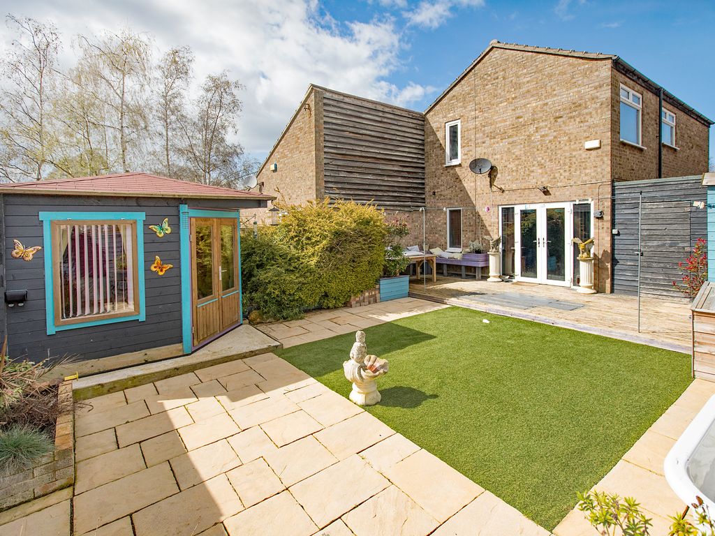 3 bed linkdetached house for sale in Bamburg Close, Corby NN18 Zoopla