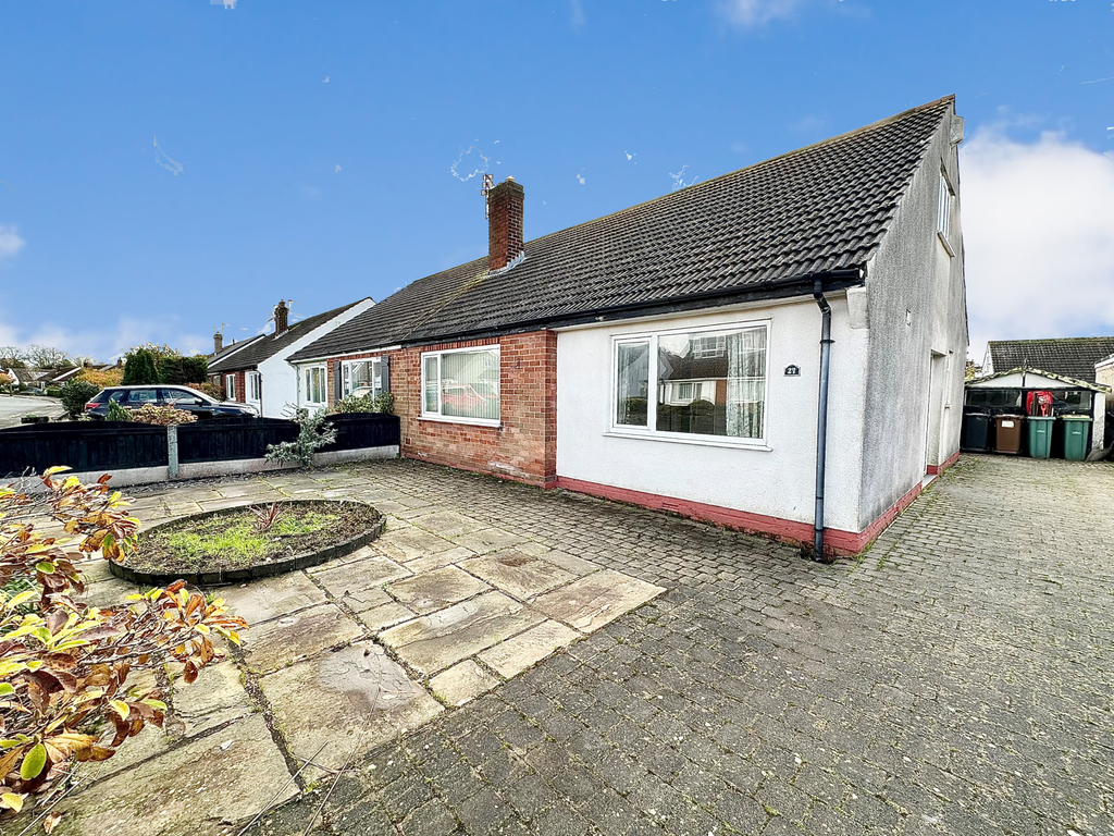 2 bed bungalow for sale in Stratford Drive, Fulwood, Preston PR2, £
