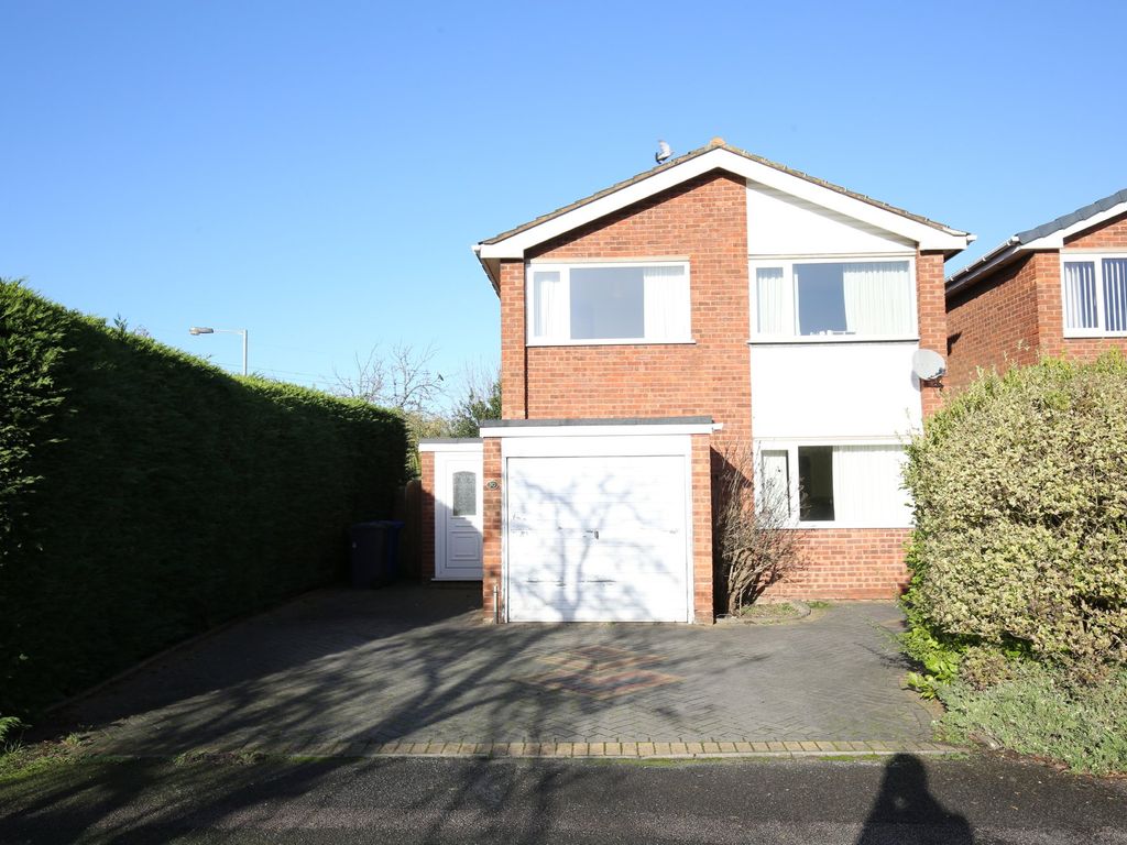 Fir Tree Close Tamworth B79  