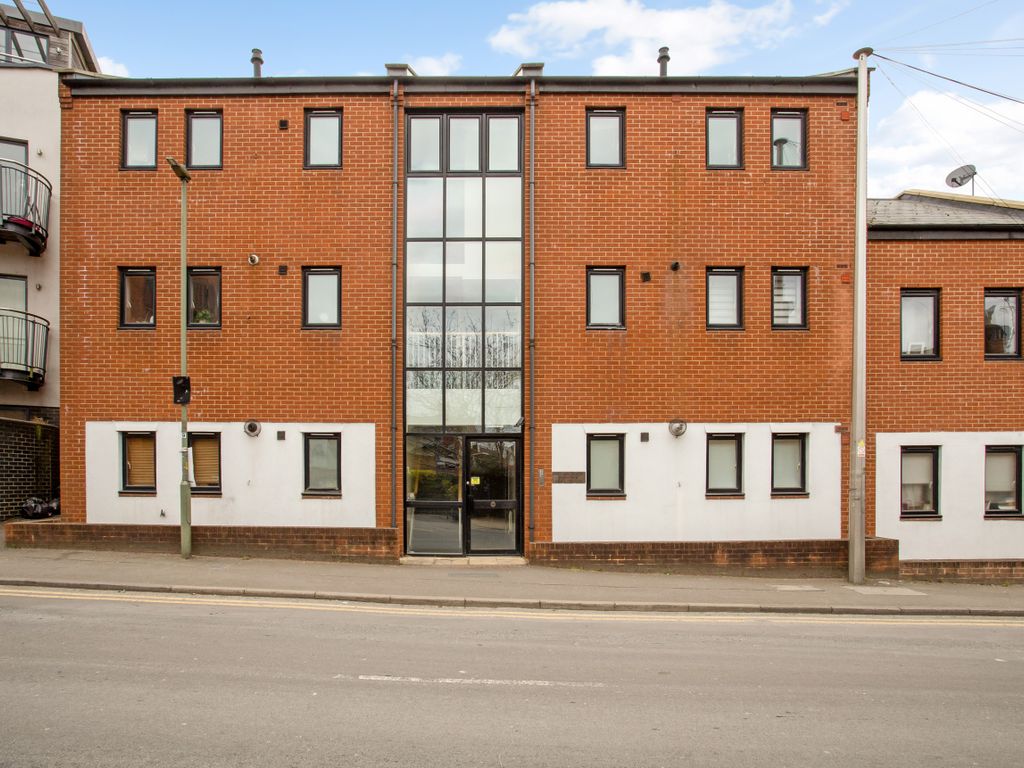 1 bed flat for sale in Walnut Tree Close, Guildford GU1, £250,000 Zoopla