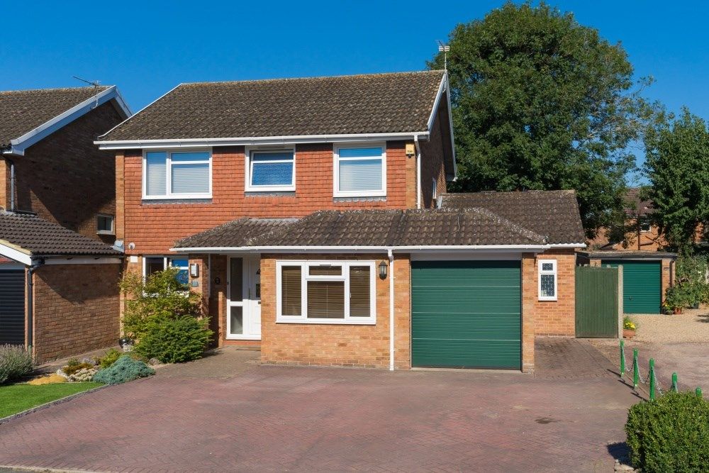 4 bed detached house for sale in Westfield, Hyde Heath, Amersham HP6