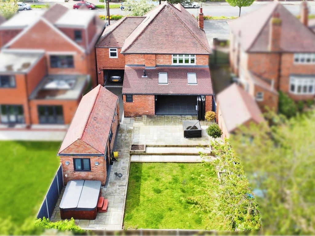 4 bed detached house for sale in Glenfield Road, Leicester LE3, £
