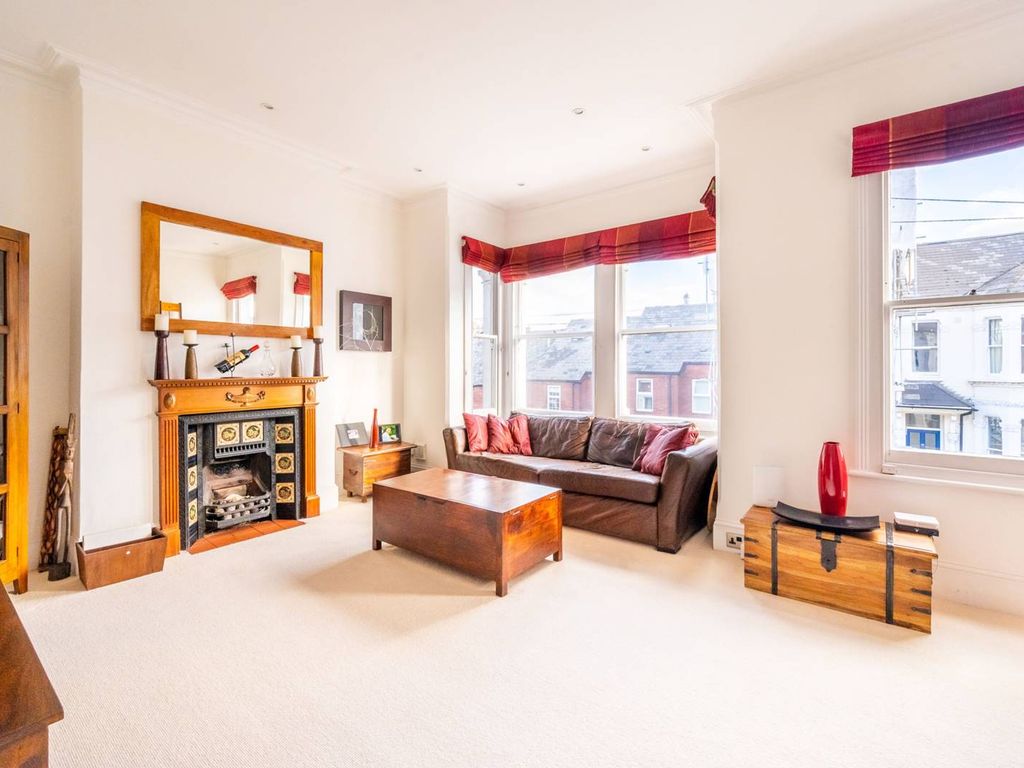 3 bed to rent in Dorothy Road, Clapham, London SW11 Zoopla