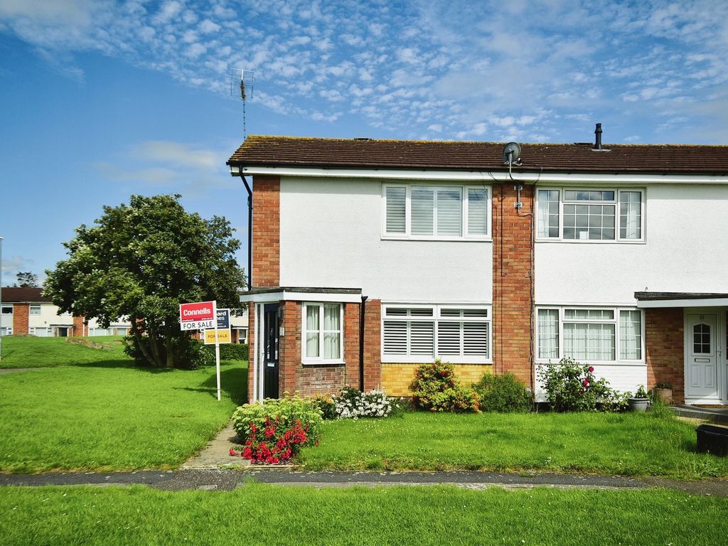 3 bed end terrace house for sale in St. Andrews Close, Wroughton