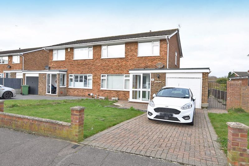 3 bed semidetached house for sale in Birling Avenue, Bearsted