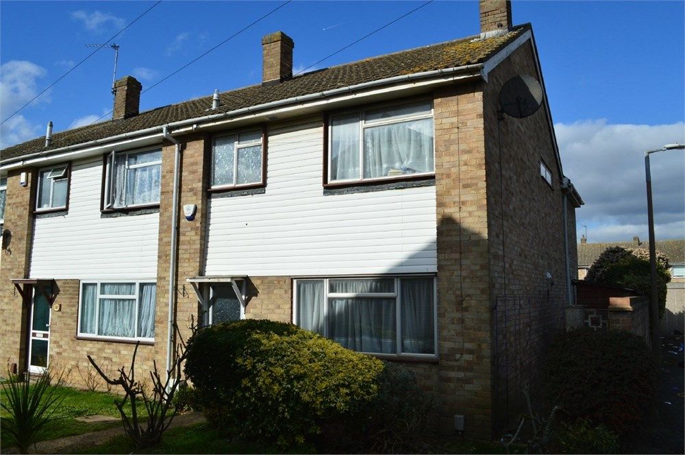 4 bed end terrace house to rent in Magnum Close, Rainham RM13 Zoopla