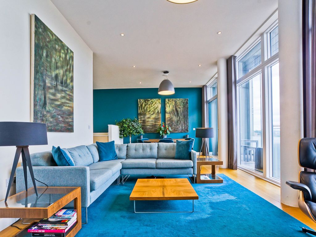 6 Peartree Way, London SE10  