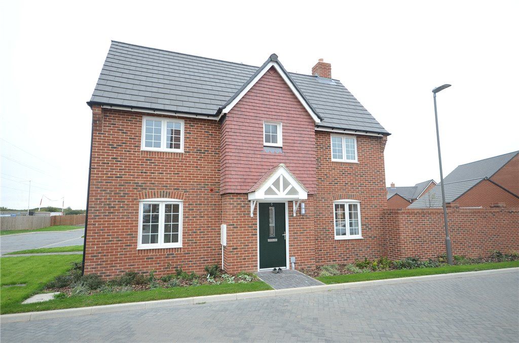 New home, 3 bed semidetached house for sale in Cranesbill Way, Broughton, Aylesbury HP22, £