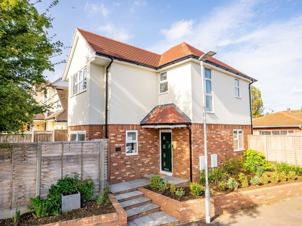 3 bed detached house for sale in Barry Close, St. Albans, Hertfordshire