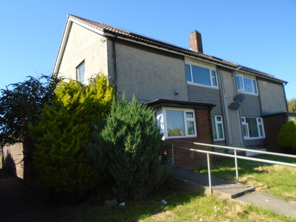 1 bed flat for sale in Yew Tree Walk, BarrowInFurness LA13, £70,000