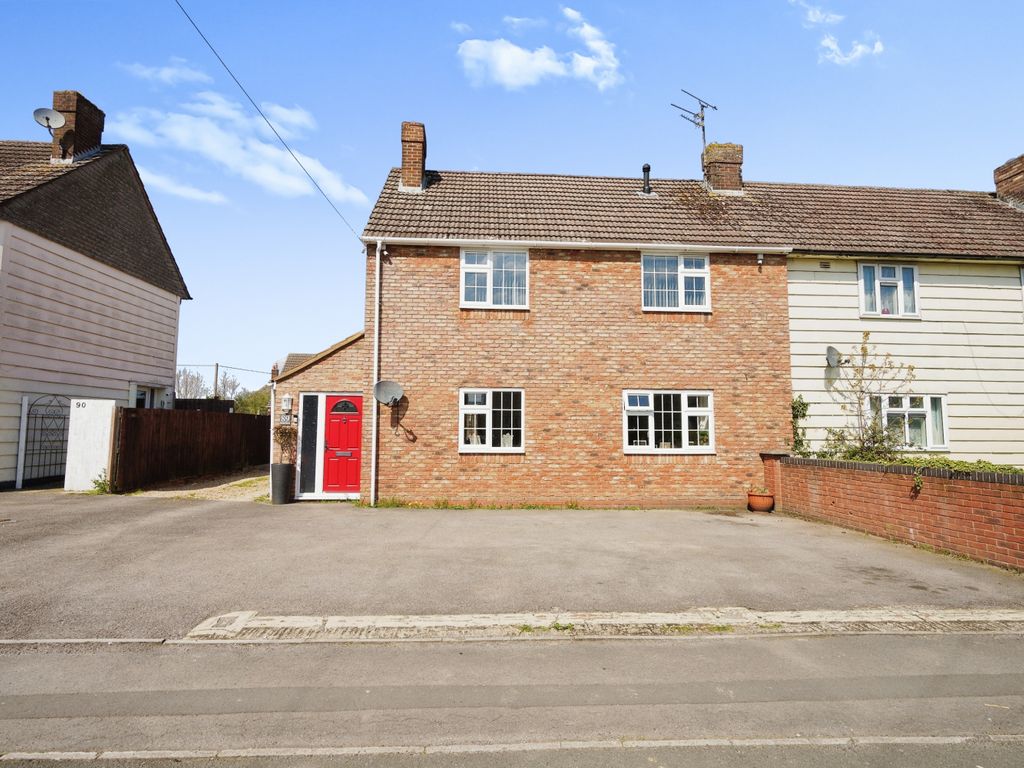 3 bed semidetached house for sale in Reids Piece Purton, Swindon SN5