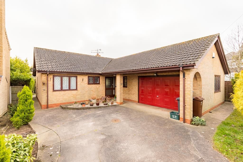 3 bed detached bungalow for sale in Newport Drive, Winterton