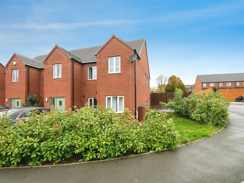 3 bed end terrace house for sale in John Brooks Avenue, Smethwick B66