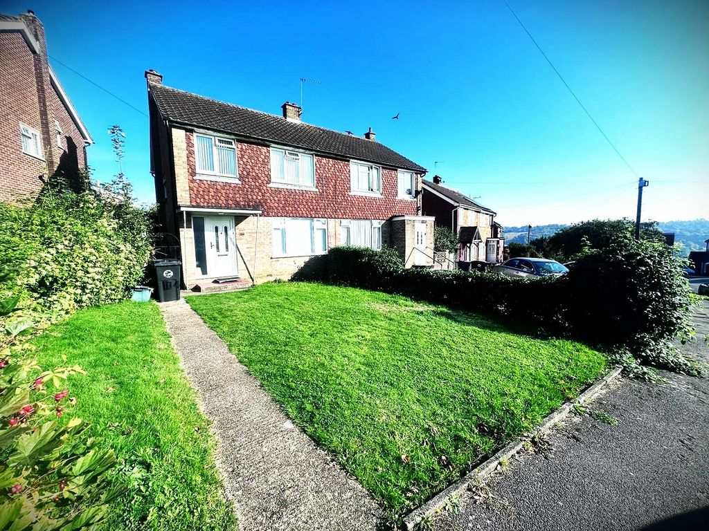 3 bed semidetached house to rent in Telford Way, High HP13, £1,600 pcm Zoopla