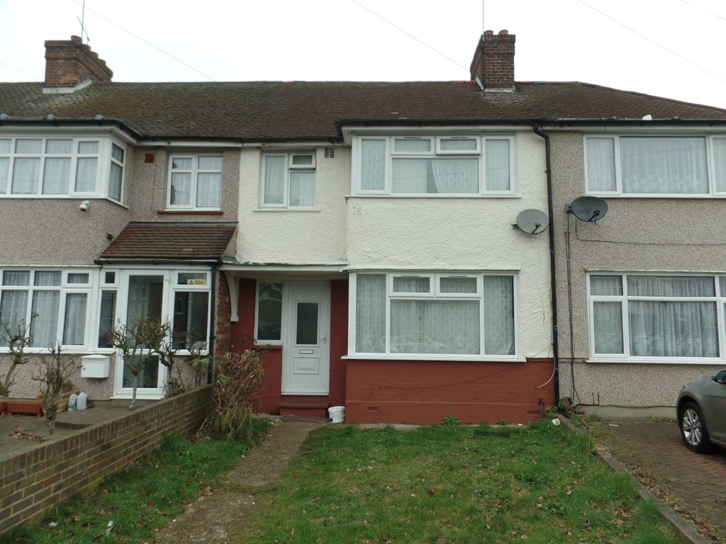 4 bed semidetached house to rent in Waltham Avenue, Hayes UB3 Zoopla