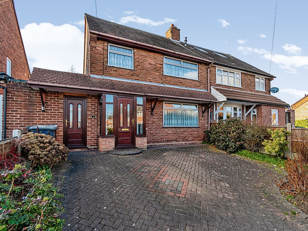 3 bed semidetached house for sale in Rogers Close, Wolverhampton, West