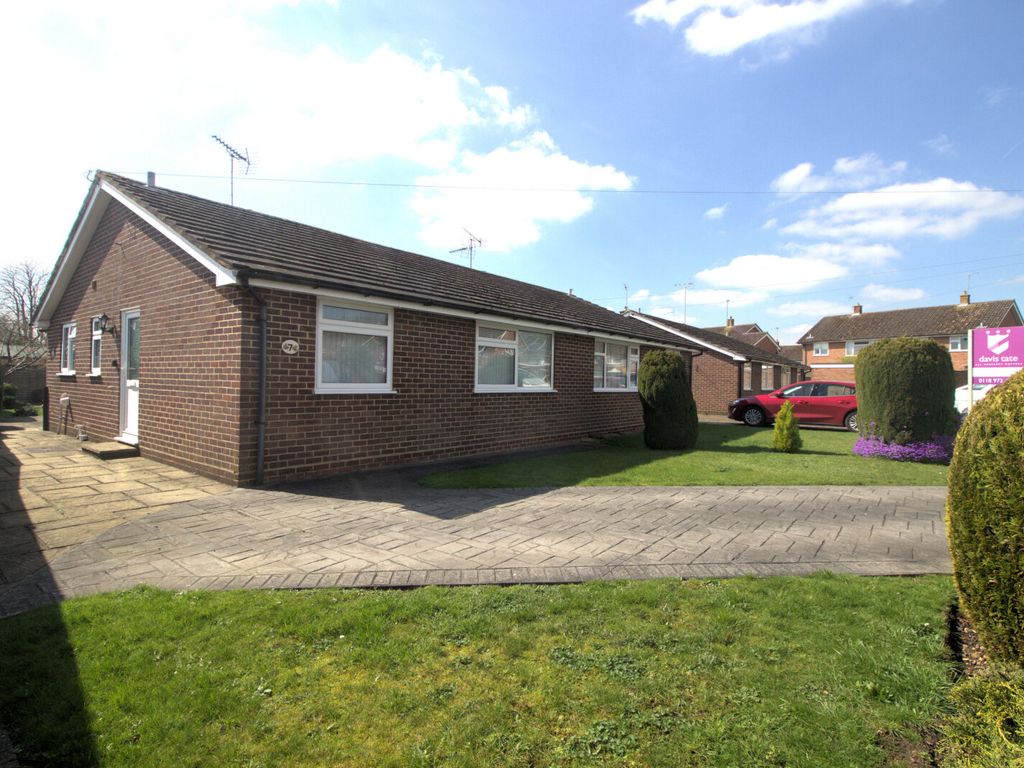 2 bed bungalow for sale in Appletree Close, Sonning Common, Oxfordshire