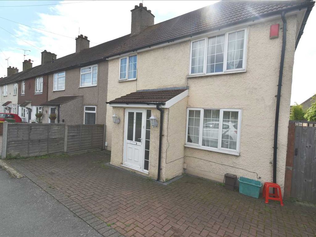 3 bed property to rent in Iron Mill Lane, Crayford, Dartford DA1, £