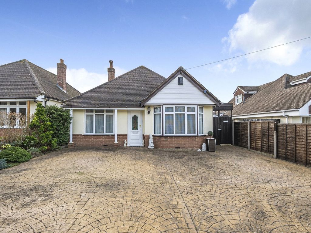 3 bed bungalow for sale in Burpham, Guildford, Surrey GU4, £699,999