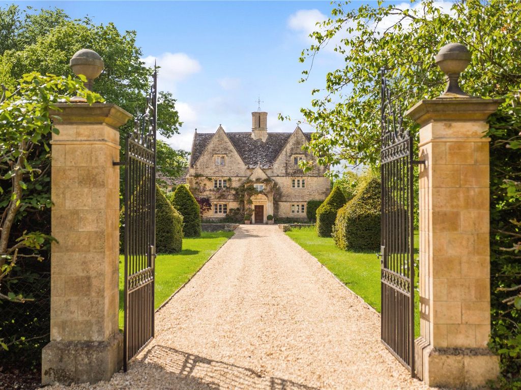 7 bed detached house for sale in Hannington Wick, Swindon, Wiltshire