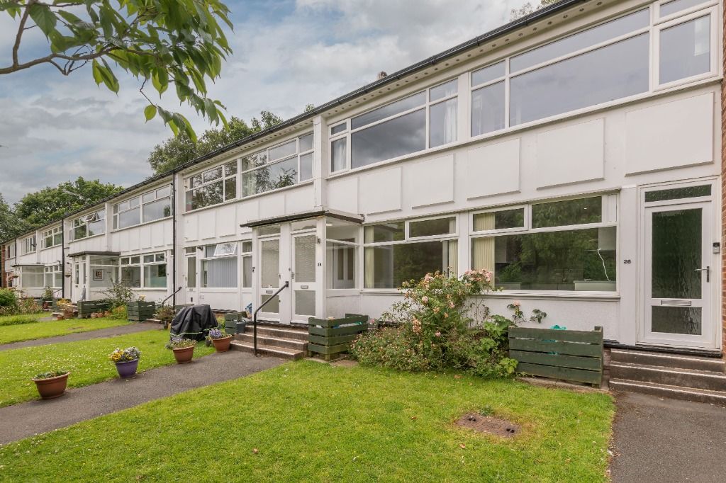 2 bed flat to rent in Hillside Court, Chapel Allerton, Leeds LS7, £950