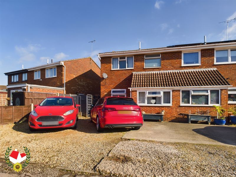 4 bed semidetached house for sale in Church Drive, Quedgeley