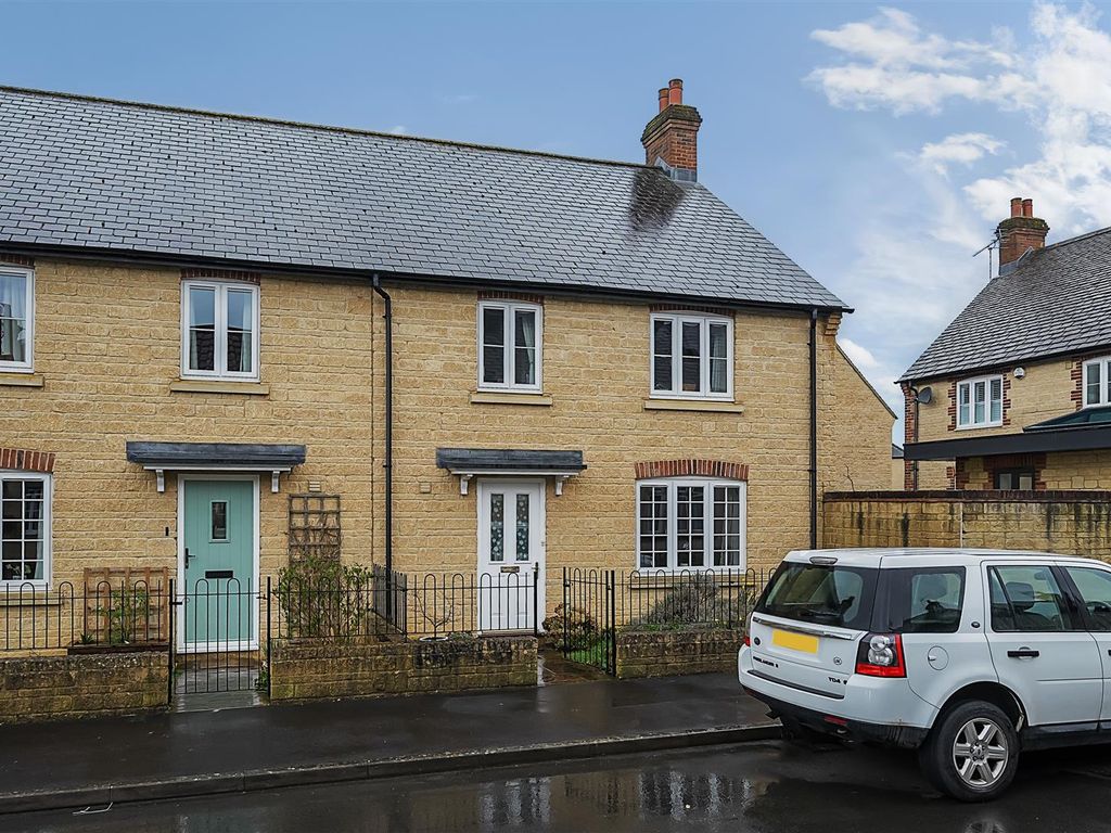 3 bed semidetached house for sale in Chapel Street, Derry Hill, Calne