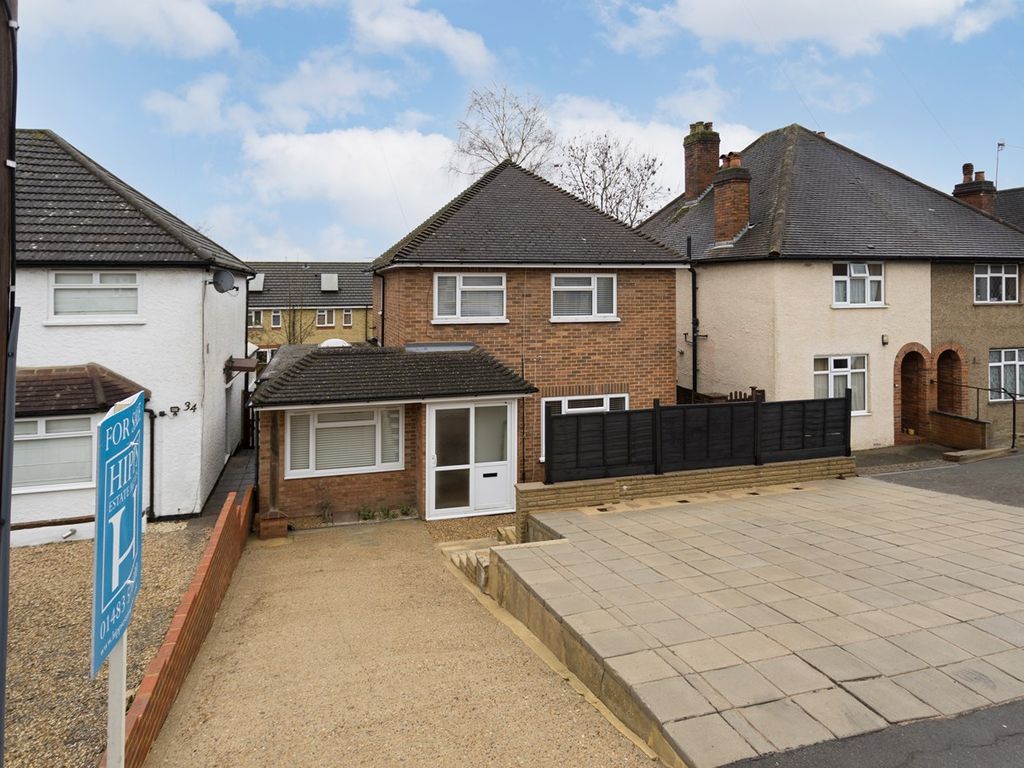 3 bed detached house for sale in Grange Road, Guildford GU2, £500,000