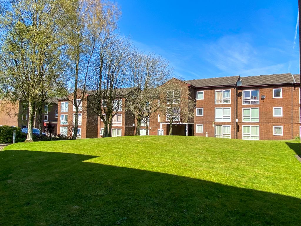 1 bed flat for sale in Holmfield Close, Heaton Norris, Stockport SK4